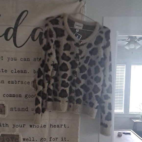 Leopard Print Sweater - Picture 1 of 1